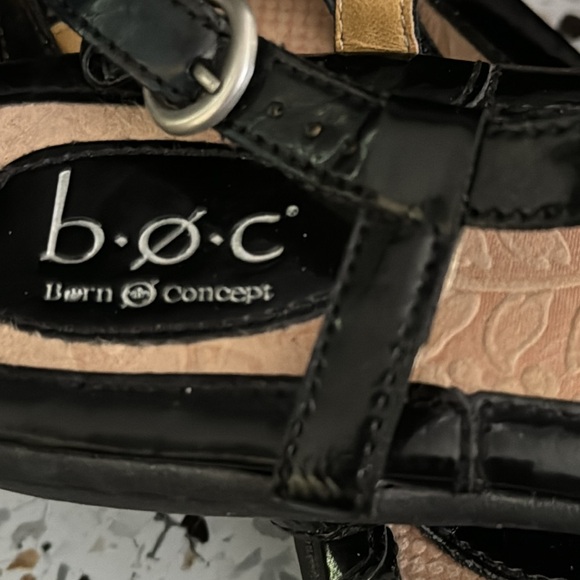 b.o.c. Born Concepts black patent strappy sandals 8M - Picture 7 of 8